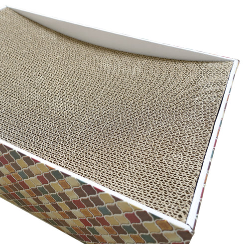 爪とぎボードがねこちゃんの体にフィットするアーチ型の形状になっているので、ねこちゃんにとってリラックスできるくつろぎスポットにもなります。