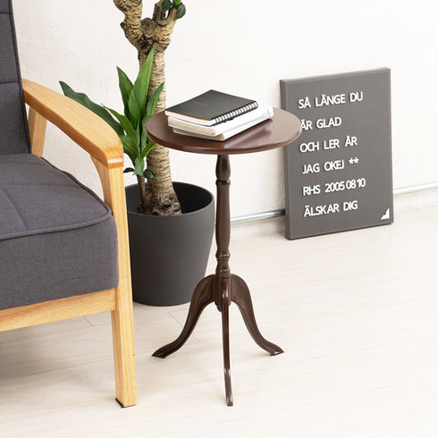 ソファやベッドの横に置いて使用したり、ディスプレイ台やフラワースタンドとしてご使用いただくのにも最適です。