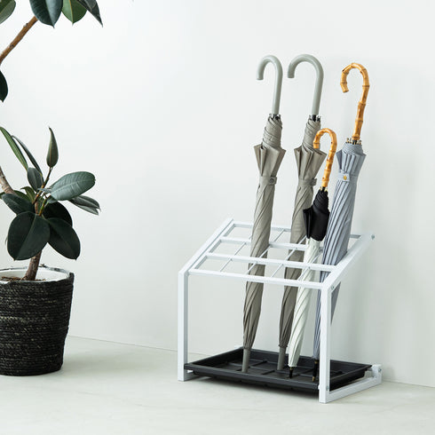 【空間に溶け込む佇まい】
シンプルを極めたデザインは、どんなインテリアにもすっと馴染み、洗練されたエントランスを演出します。