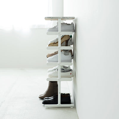 奥行き30cmというコンパクトなサイズ感は、エントランスやお部屋の中で圧迫感を与えることなくお使いいただけることでしょう。