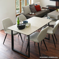 【明るく開放的な空間を演出】清潔感のあるライトグレーのチェアが、お部屋全体を明るく広く見せ、心地よいひとときを提供します。