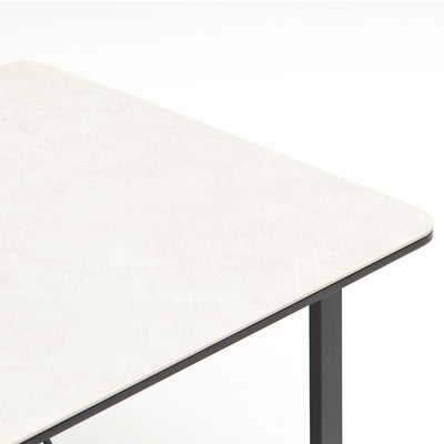 天板には、大人な雰囲気を醸し出すブラック、明るい印象を与えるグレー、モダンな雰囲気のコンクリート色と、3つの色からお選びいただけます。