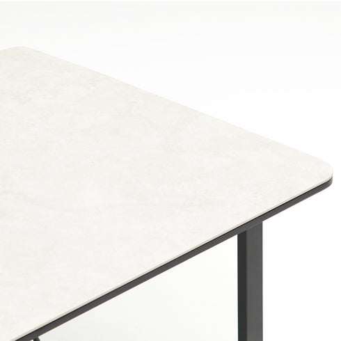 天板には、大人な雰囲気を醸し出すブラック、明るい印象を与えるグレー、モダンな雰囲気のコンクリート色と、3つの色からお選びいただけます。