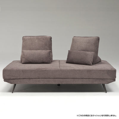 【私だけの寛ぎスタイルを】
別売りのクッションを自由に配置すれば、都会的でシックな空間の中に、あなただけの特別なリラックスゾーンが生まれます。