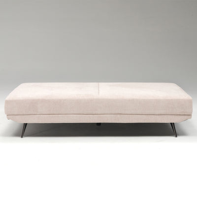 【洗練されたフラットデザイン】
ミニマルなフォルムが美しいベージュのソファは、お部屋をより広く、明るい印象へと導いてくれます。