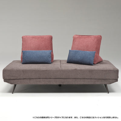 別売りの背クッションや枕と合わせて使うことで、さらに使い勝手が向上し、より快適で機能的な空間を作り出します。