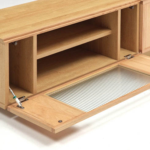 縦型収納スペース付きで、Wi-Fiルーターなどもすっきり収まります。