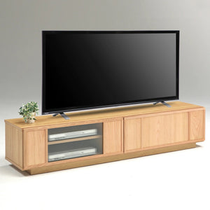 【リビングの主役】上質なオーク無垢材が醸し出す、洗練されたモダンな空間を演出するテレビボードです。