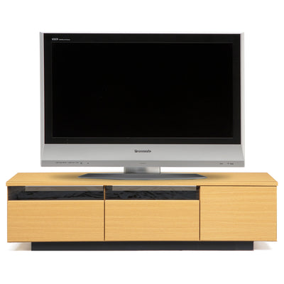 収納力と使い勝手を兼ね備えたテレビボードが登場しました!