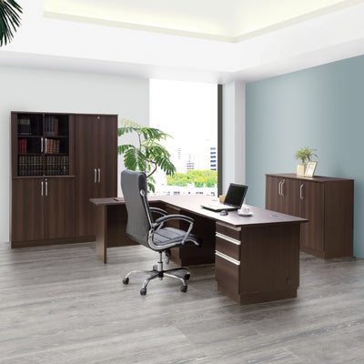 【格調高い空間コーディネート】
重厚感のあるダークブラウンで統一されたエクティーシリーズは、お部屋に格調高い雰囲気をもたらし、集中力を高める空間を創り出します。