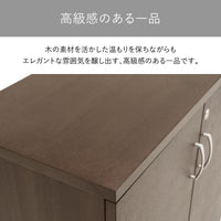 【木の温もりと高級感を両立】タモ材の突板を贅沢に使用した天板は、木の温もりとウレタン塗装によるエレガントな雰囲気を両立した、高級感のある仕上がりです。