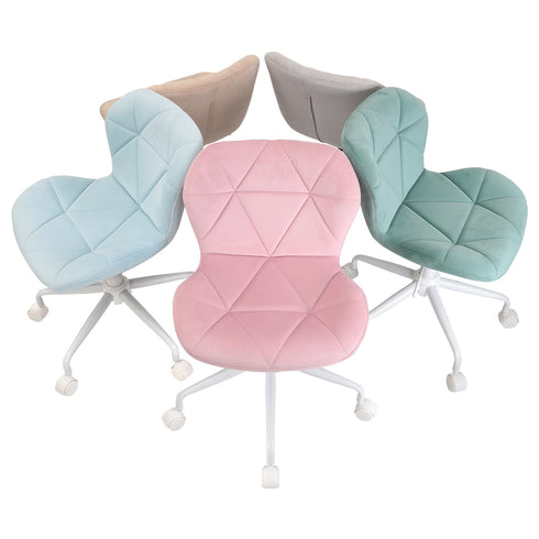 【気分で選ぶ、わたしの色】
並べて置くだけでお部屋がパッと華やぐ豊富なカラーは、自分の個性を表現するアイテムとして、デスクに向かう時間をより一層楽しいものにしてくれるはずです。