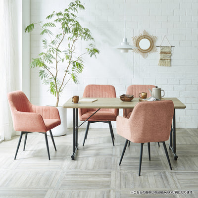 【会話が弾む、ダイニングの新定番】
家族や友人が自然と集まる空間には、包み込まれるような座り心地と、立ち座りをスムーズにする回転式のチェアが会話を一層豊かにしてくれます。