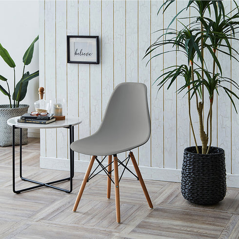 【暮らしに溶け込むデザイン】
北欧風の洗練されたフォルムは、お部屋のアクセントとしてだけでなく、身体にフィットする座り心地で、読書やカフェタイムなど、くつろぎの時間を優しく支えます。