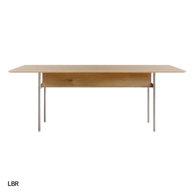 【洗練された、佇まい】
ステンレスの輝きと、明るいオーク材の美しい木目が調和したLBR色は、お部屋に開放感と、洗練された印象を与えます。