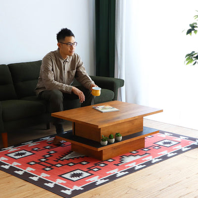 木目×ブラックの中板がヴィンテージ雰囲気を演出しつつ、機能性も申し分ない一台です。