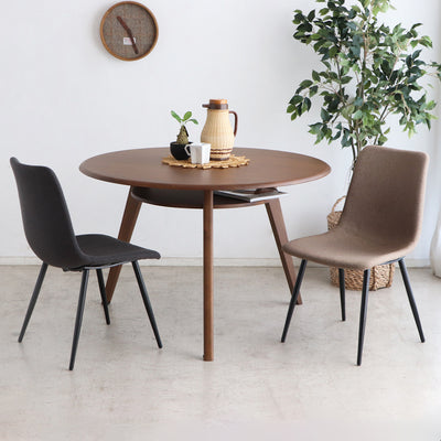 ブラックの四本脚が商品全体を引き締め、よりスタイリッシュな印象を与えてくれることでしょう。