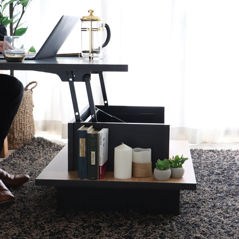 テーブルを動かすことなく天板を手前に持ってくることができます。