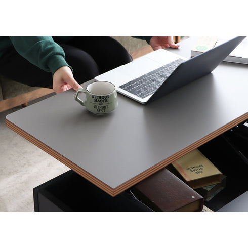 天板の一部を自由に昇降することができます。