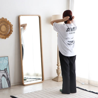 高さ160cmあるため全身をうつしてくれます。