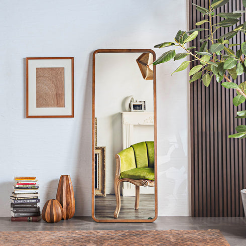 壁に穴を空けたくない方や、お部屋のレイアウトを頻繁に変える方、お部屋の中でフィットネスやダンスなどをする方にもピッタリの一枚です。