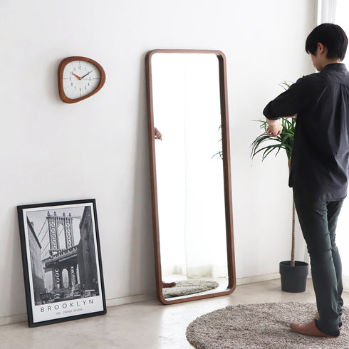 高さ160cmあるため全身をうつしてくれます。