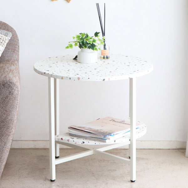 流行りのテラゾー柄が目を惹く「テラーゾシリーズ」のサイドテーブル。