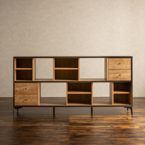 "美しい暮らしは美しい収納から始まる”をコンセプトに開発された「タナスシリーズ」のローシェルフ。