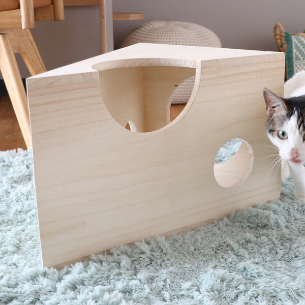 "木育ですくすく。"をコンセプトに、木と子どもと動物が快適な空間で共存できるようなプロダクトを提供するブランド「treemo(トリーモ)」のチーズ型インテリア。