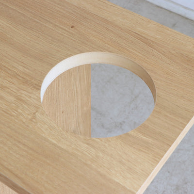 穴の下にゴミ箱を設置するだけでゴミをそこから落とすこともでき、用途に合わせてお使いいただけます。