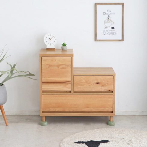 "木育ですくすく。"をコンセプトに、木と子どもと動物が快適な空間で共存できるようなプロダクトを提供するブランド「treemo(トリーモ)」のチェスト。