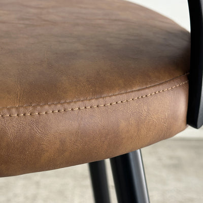 一方で張地にはPUレザーを用いることでお手入れが簡単です。