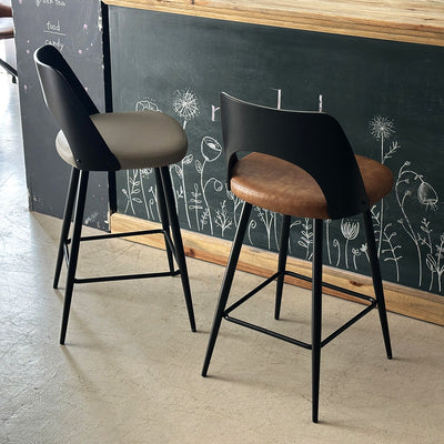 カジュアルでありながらミッドセンチュリーな雰囲気もあり、様々な場所で活躍してくれることでしょう。