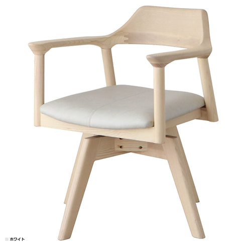 【清潔感あふれる、カフェのような空間に】
お部屋を明るく見せてくれるホワイトは、清潔感のあるダイニングを演出し、おうちにいながらカフェにいるような心地よさを与えてくれます。