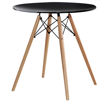 【シックに決まるブラック】
空間を引き締めるシックなブラックカラーは、お部屋にモダンで落ち着いた印象を与え、デザインシェルチェアと合わせれば、まるでカフェのような空間が生まれます。