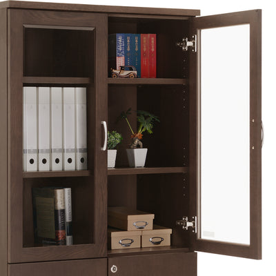 【見せる楽しみ、上段ガラス戸】
自慢のコレクションや愛読書を飾れば、書庫があなただけのお気に入りギャラリーに早変わりします。