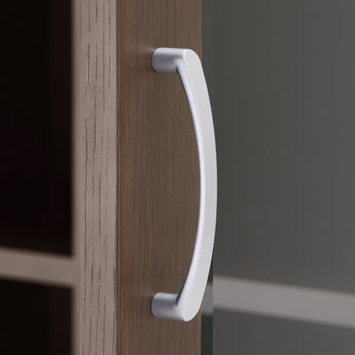 【掴みやすく美しい、取っ手】
毎日触れるものだからこそ、デザイン性はもちろん、指のかかりやすさといった使い心地にもこだわりました。