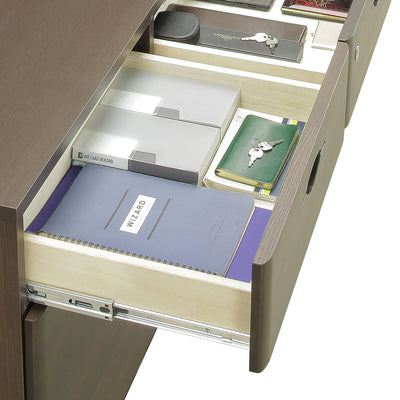 上段の引出しは、名刺入れや筆記用具など、デスク周りのちょっとした小物を整理・収納するのにピッタリ。