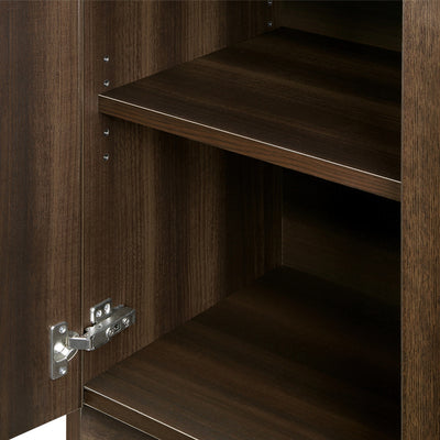 【細部まで丁寧な仕上げ】
収納物に応じて高さを変えられる棚板や、見えない内部まで美しく仕上げられています。