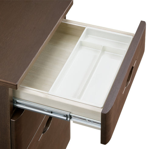 【机上すっきり、ペントレーの力】
上段の引き出しに標準装備されたペントレーは、こまごまとした文房具の整理に役立ち、机の上の作業スペースを広げます。