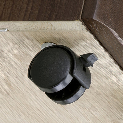 【動かさない時は、しっかり固定】
前輪のキャスターにはストッパー機能が付いているため、普段は動かないようロックすることで、安定した使い心地を届けます。