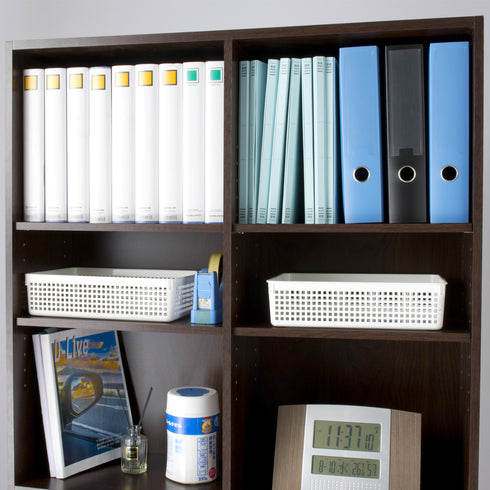 【ファイル類もスッキリ整理】
左右で分かれた収納スペースを活かせば、書類の種類や用途に合わせて分類でき、オフィスのような効率的なファイリングが可能です。