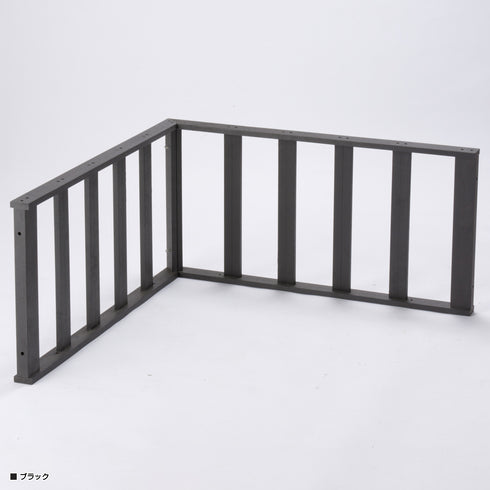 【空間を引き締めるブラック】
シックでモダンな印象を与えるブラックカラーは、お庭に置くだけで空間全体を引き締め、ご自宅の外観をより一層おしゃれに演出するアクセントとなります。