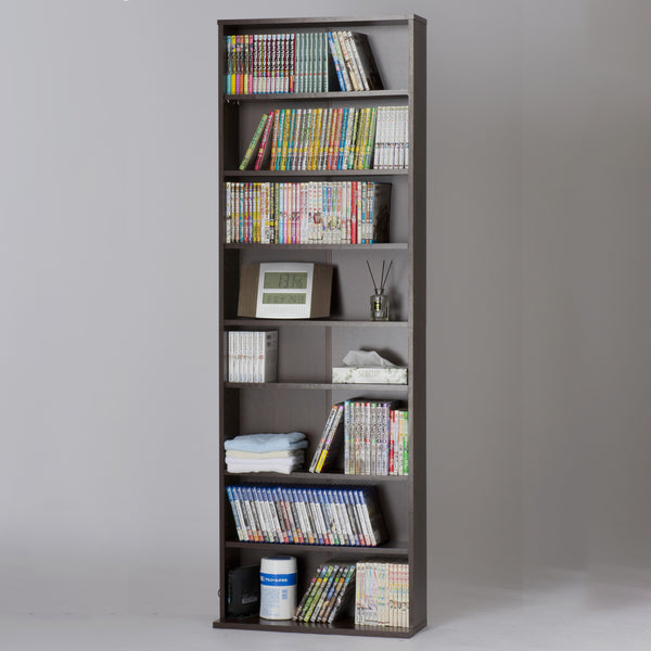 【お部屋を彩る、大容量スリム本棚】
高さ180cmのスリムなボディに、コミック本なら約320冊も収納できるので、散らかりがちなお部屋もこれ一台で片付き、好きなものに囲まれた理想の空間が広がります。