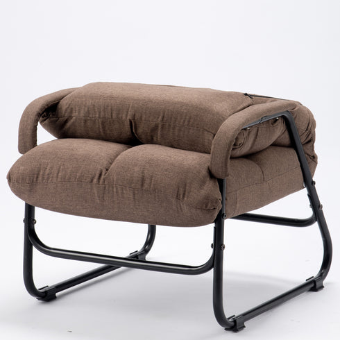 【使わない時は、賢くコンパクトに】
背もたれを折りたたむだけでこんなにコンパクトになり、お部屋の隅やクローゼットにもすっきりと収納できるので、お掃除の時や来客時にも邪魔になりません。