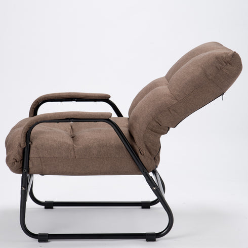 【思わずうたた寝、至福のひととき】
リクライニングを一番深く倒せば、全身の力を抜いてゆったりと体を預けられ、心地よい眠りに誘われるような、この上ないリラックスタイムを過ごせます。