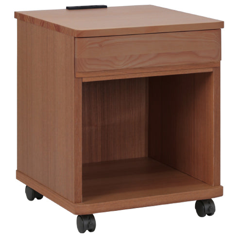 【温もりある暮らしのそばに】
天然木のニレ材を使った突板の美しい木目が、お部屋に温かみと落ち着きを与え、上段の引き出しと下段のオープンスペースが、見せる収納と隠す収納を両立させます。