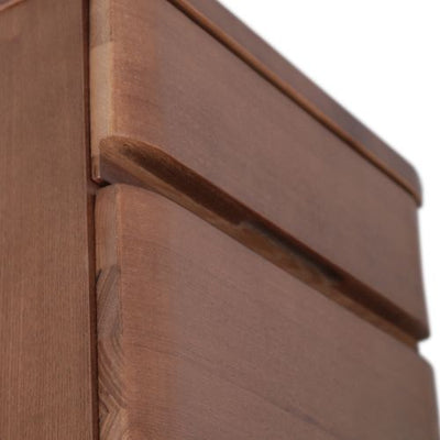 【使いやすさを考えた優しい設計】
指をかけやすいように彫り込まれた取っ手は、出っ張りがなく見た目もすっきりしており、シンプルながらも使いやすさを追求したデザインです。