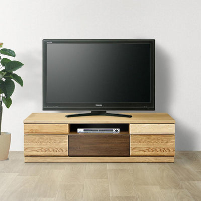 【デザイン性の高いTVボード】インテリアのアクセントになる、デザイン性の高いTVボードです。