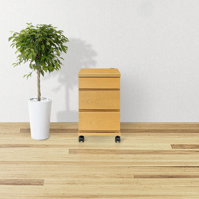 【暮らしに馴染む、天然木ワゴン】
リビングや寝室のちょっとしたスペースに置くだけで、温かみのある空間を演出する、コンパクト設計の収納ワゴンです。